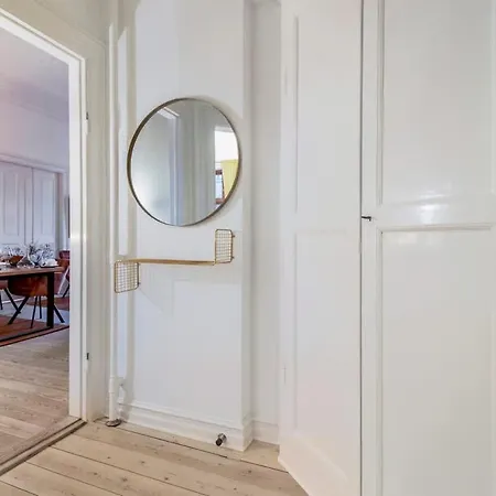 Luxury 2br - 121 Sqm - Ultra Apartament *