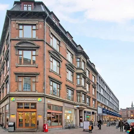 Apartament Luxury 2br - 121 Sqm - Ultra